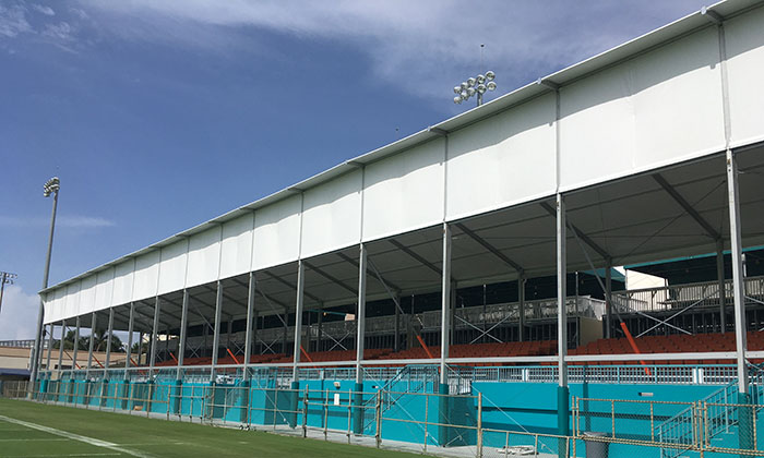 足球場看臺(tái)篷房